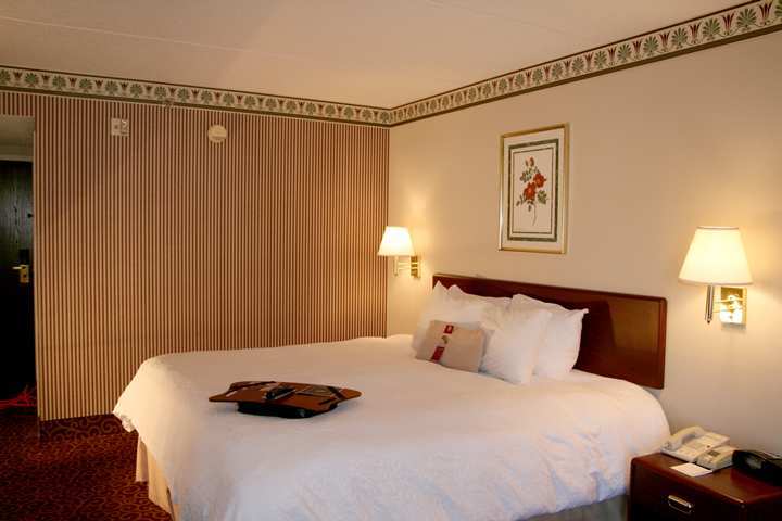 Mcknight Hotel Pittsburgh Room photo